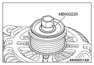 G09640989